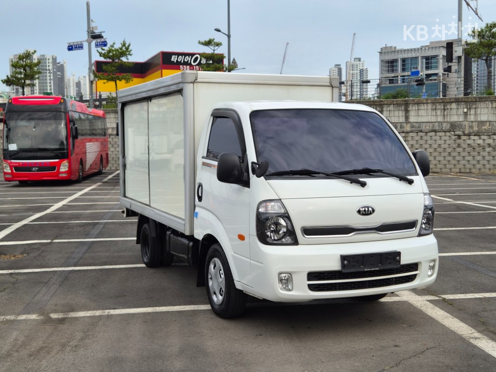 2016 - kia bongo iii