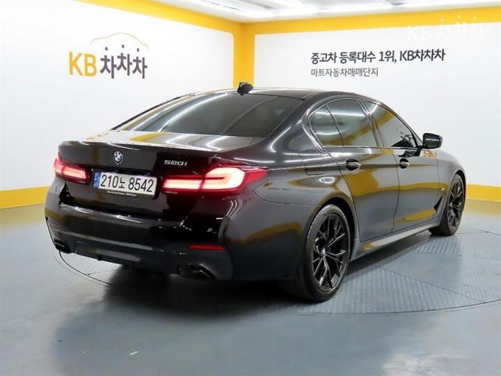 BMW 5 Series G30 520i M Sport — фото 4