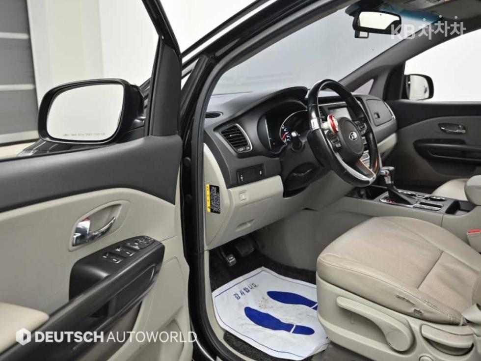 2019 - kia carnival