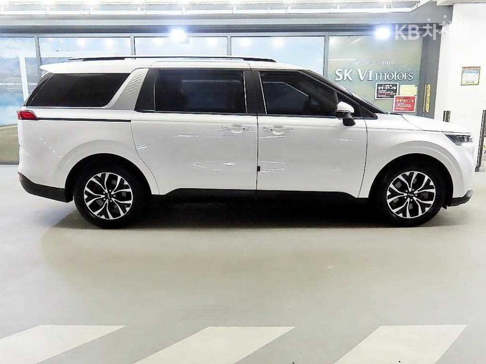 2023 - kia carnival