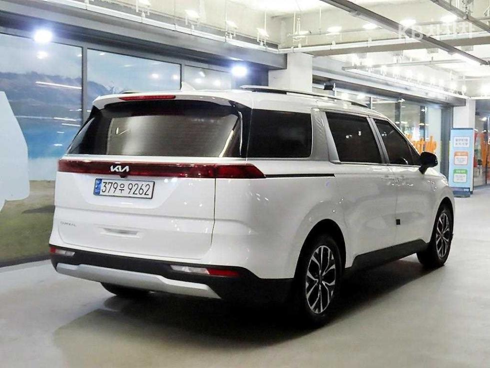 2023 - kia carnival