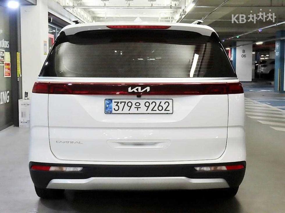 2023 - kia carnival