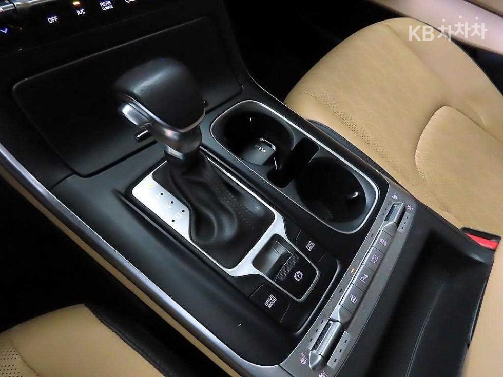 2023 - kia carnival