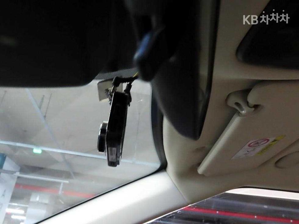 2023 - kia carnival