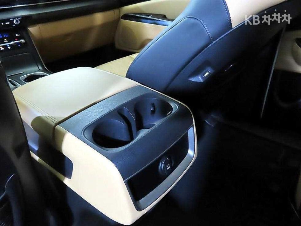 2023 - kia carnival