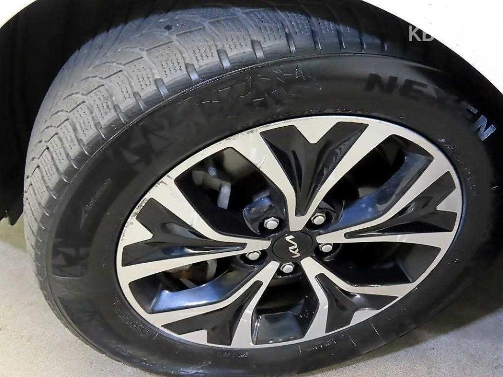 2023 - kia carnival