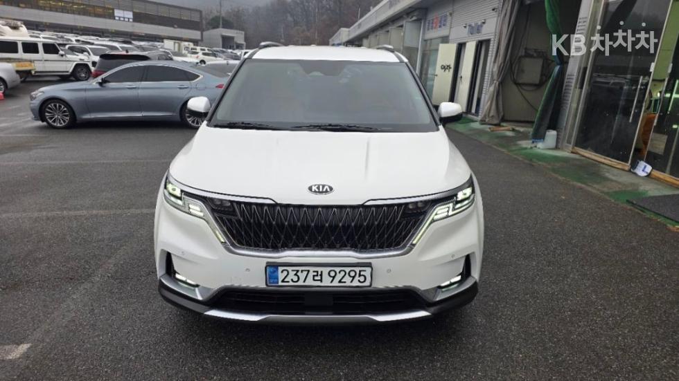 2021 Kia carnival D2.2 9-seater Noblesse