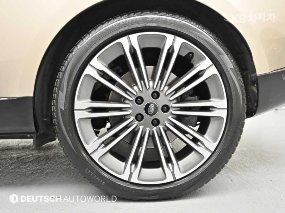 Land Rover Range Rover — miniaturë 5