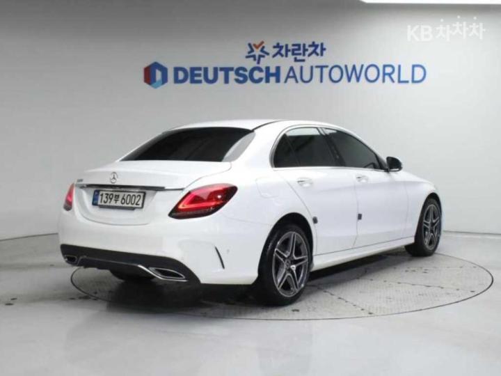 Mercedes-Benz C-Class C200 AMG Line — фото 2
