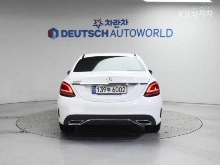 Mercedes-Benz C-Class C200 AMG Line — фото 4