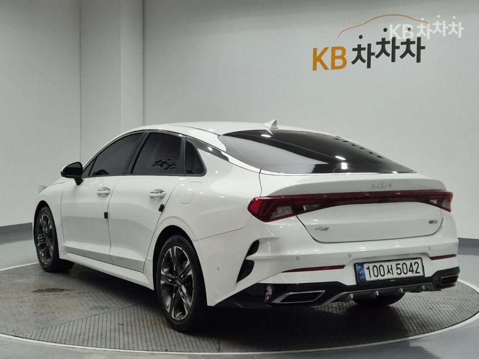 2021 - kia k5