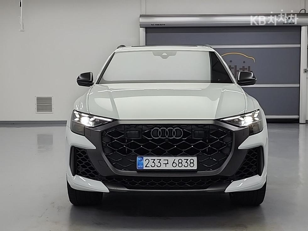 Audi RS Q8 — miniaturë 2