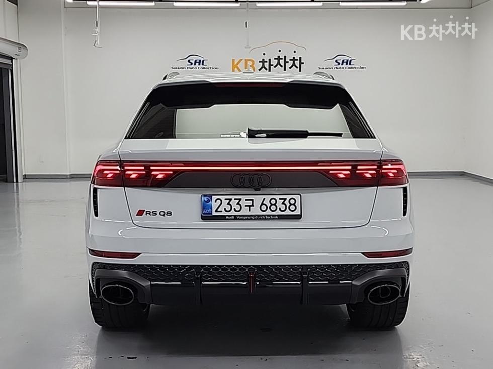 Audi RS Q8 — miniaturë 3