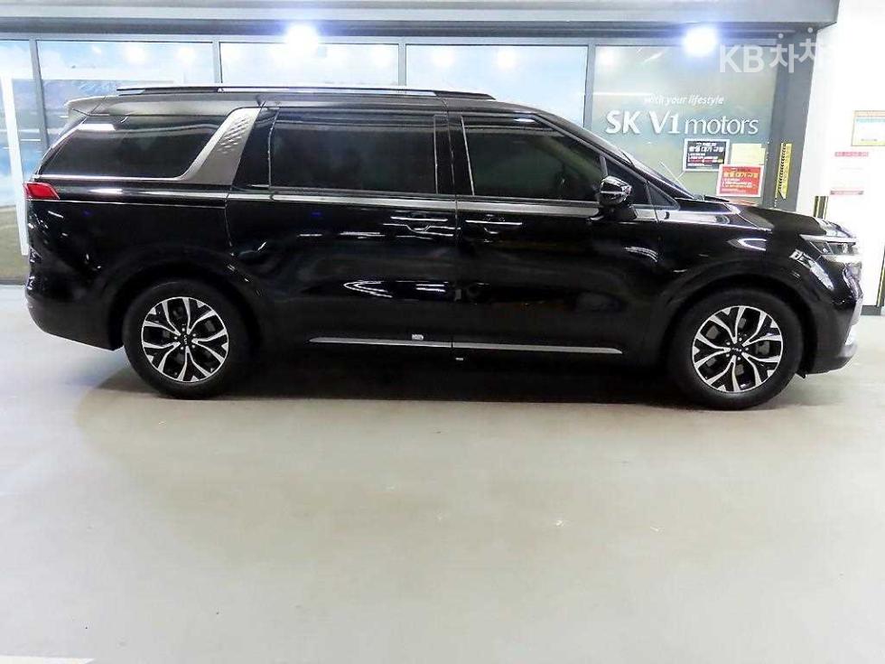 2022 - kia carnival