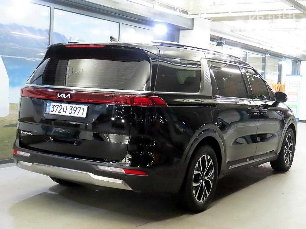 2022 - kia carnival
