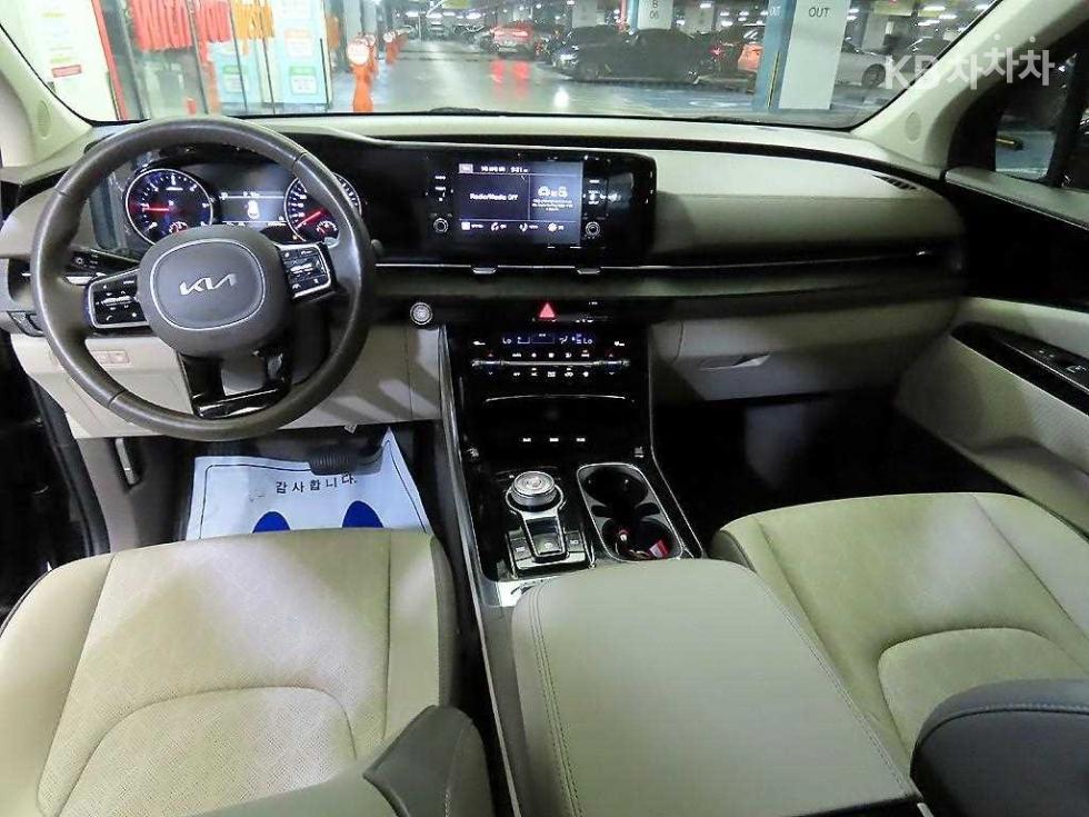 2022 - kia carnival