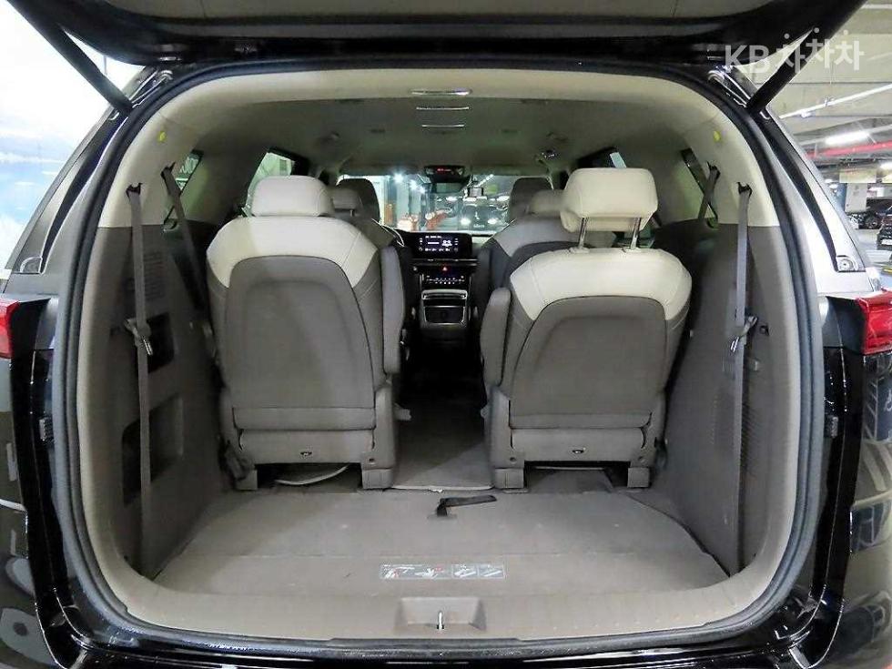 2022 - kia carnival