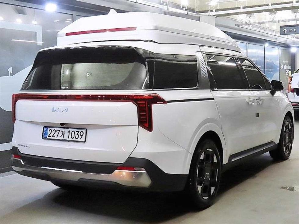 2024 Kia 4 photo