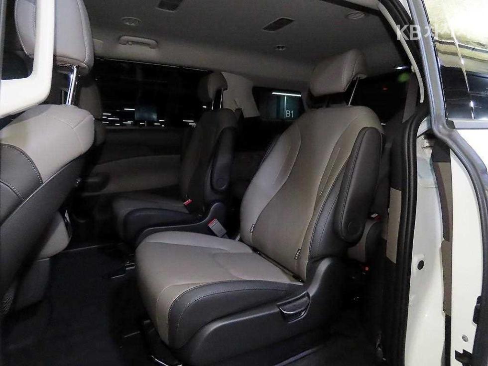 2024 Kia 4 photo