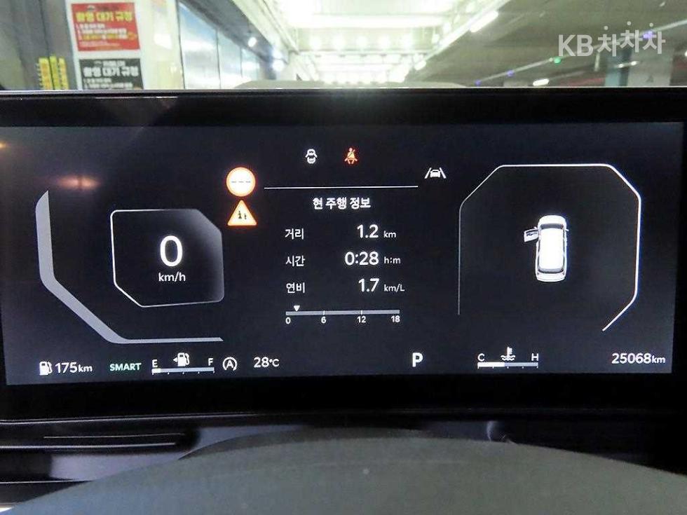 2024 Kia 4 photo