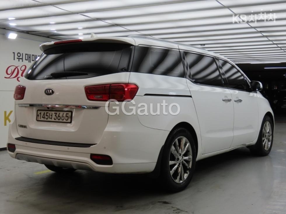 2019 - kia carnival
