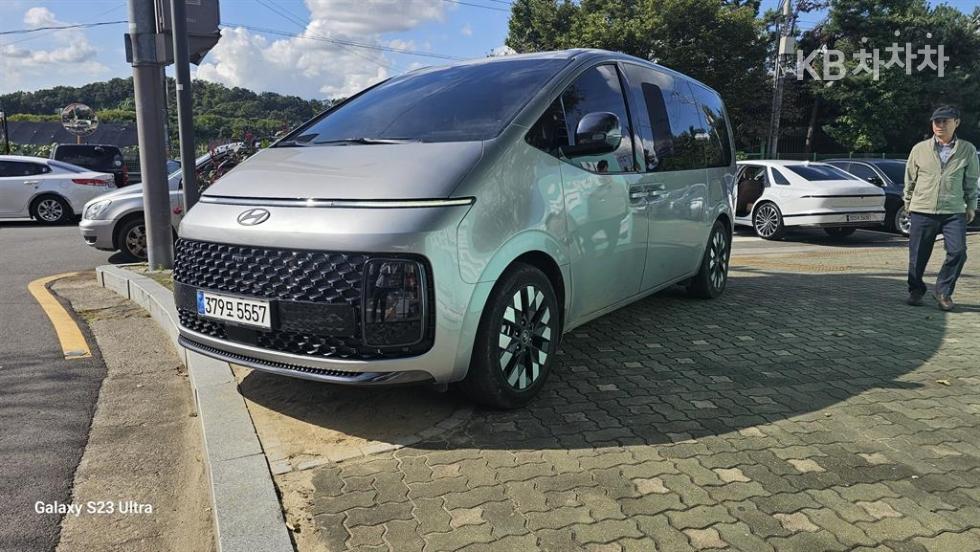 Hyundai Staria
