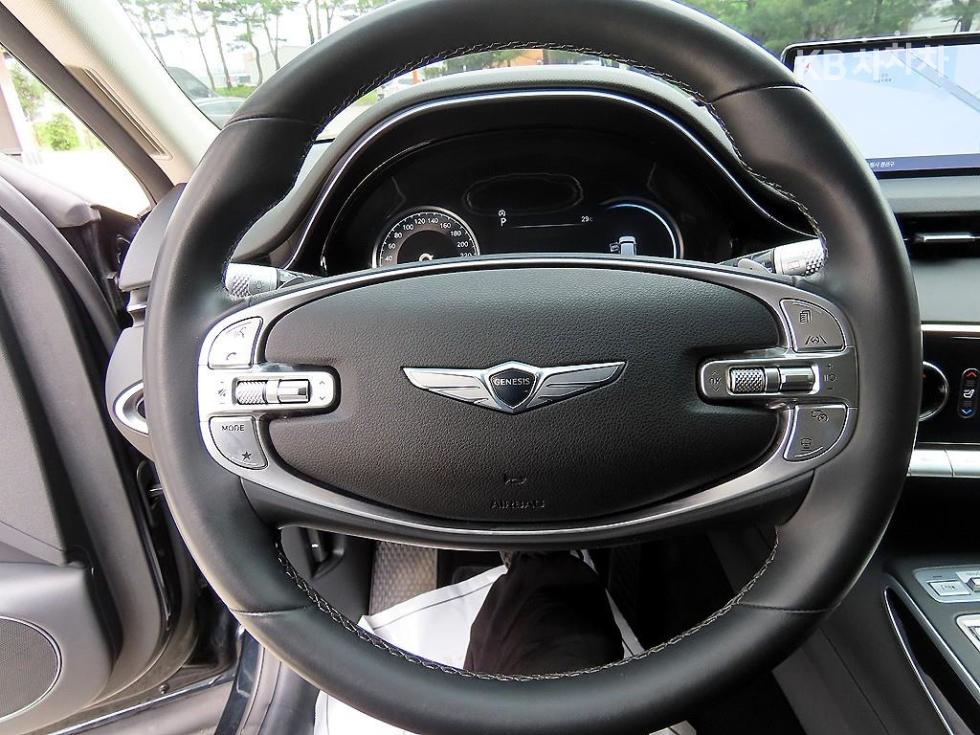 2021 Genesis GV70 photo