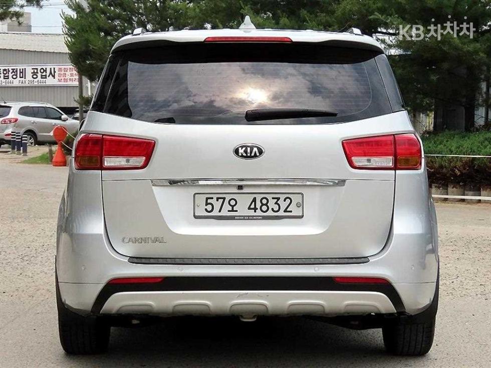 2016 - kia carnival