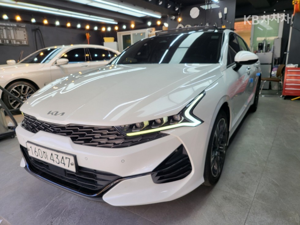 2022 - kia k5