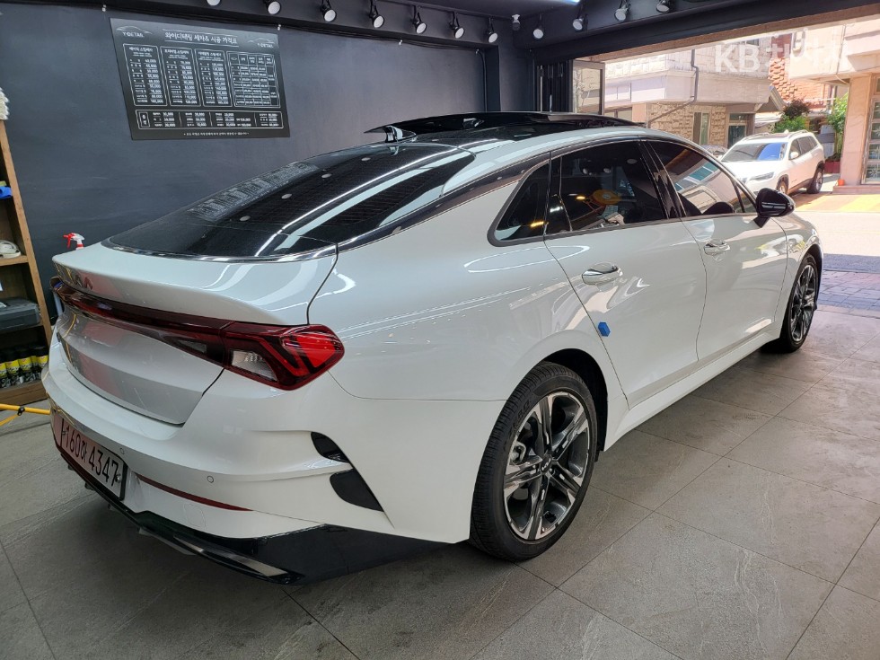 2022 - kia k5