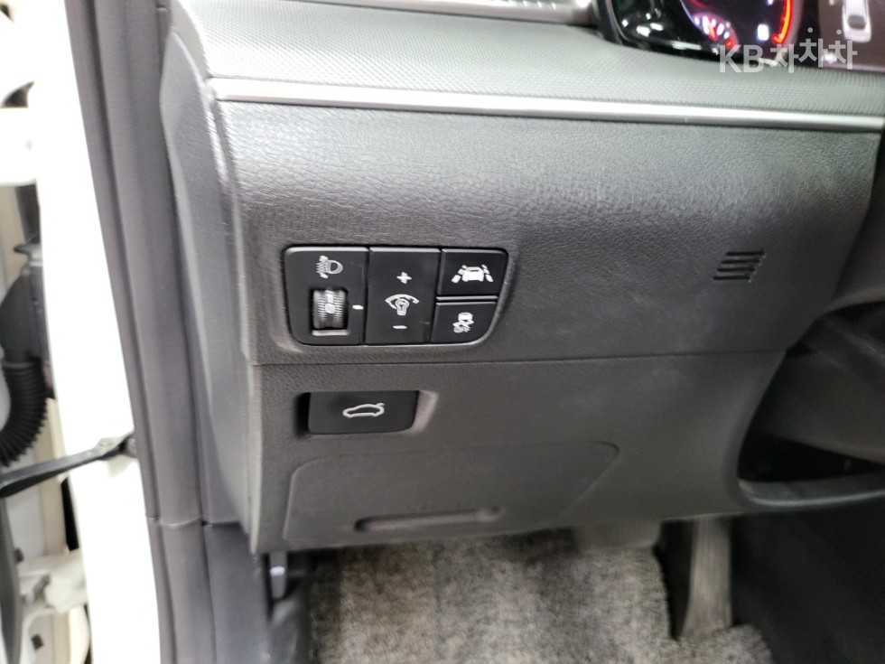 2022 - kia k5