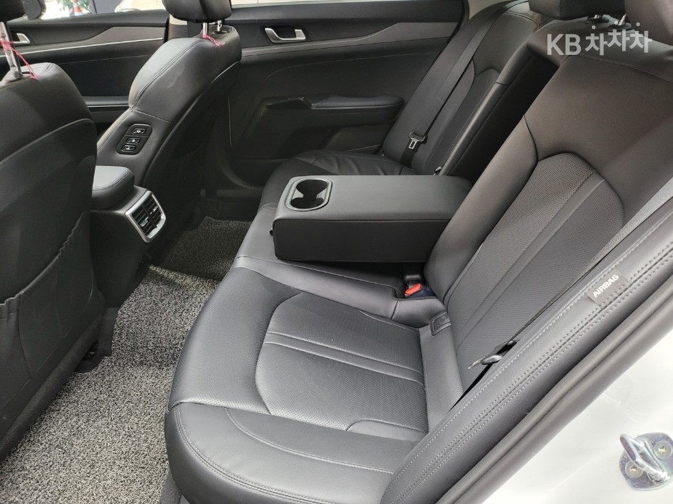 2022 - kia k5
