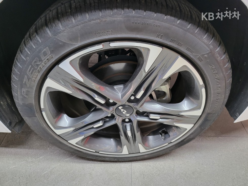 2022 - kia k5