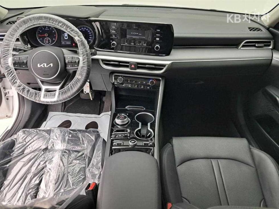 2023 - kia k5
