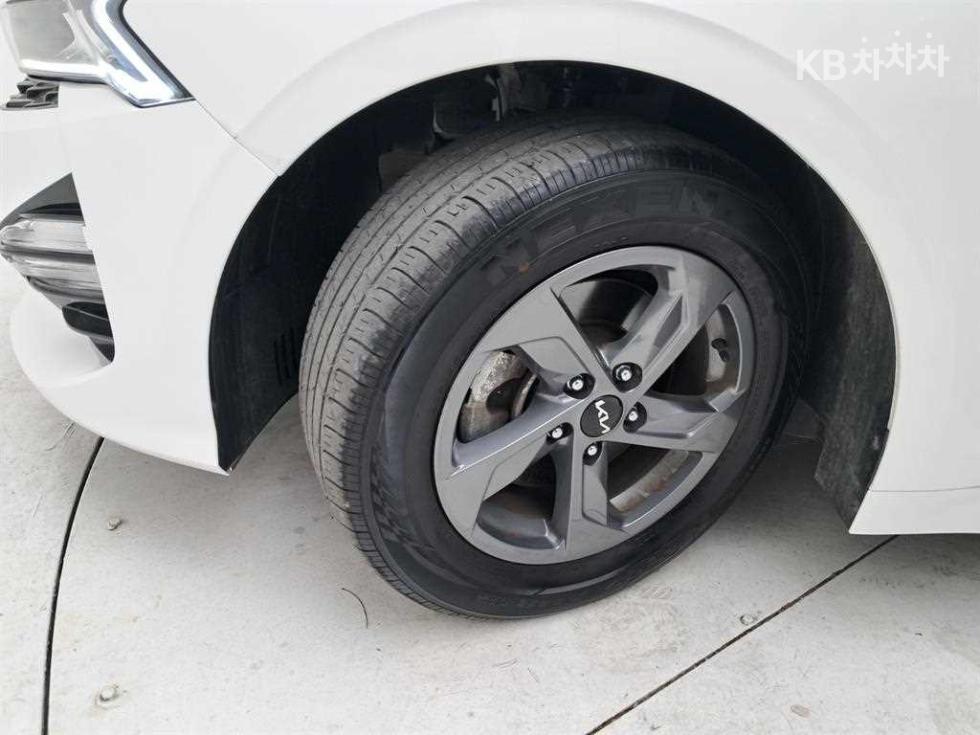 2023 - kia k5
