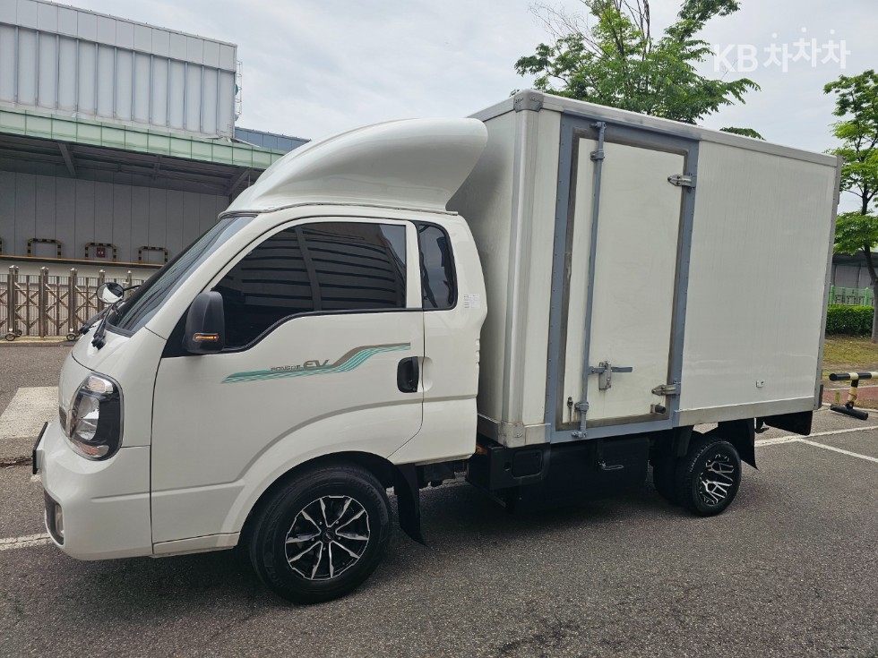 2023 - kia bongo iii