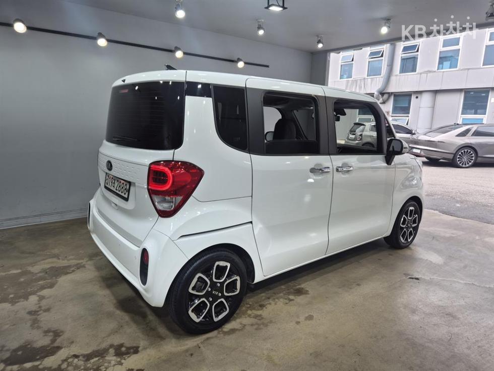 2021 - kia ray