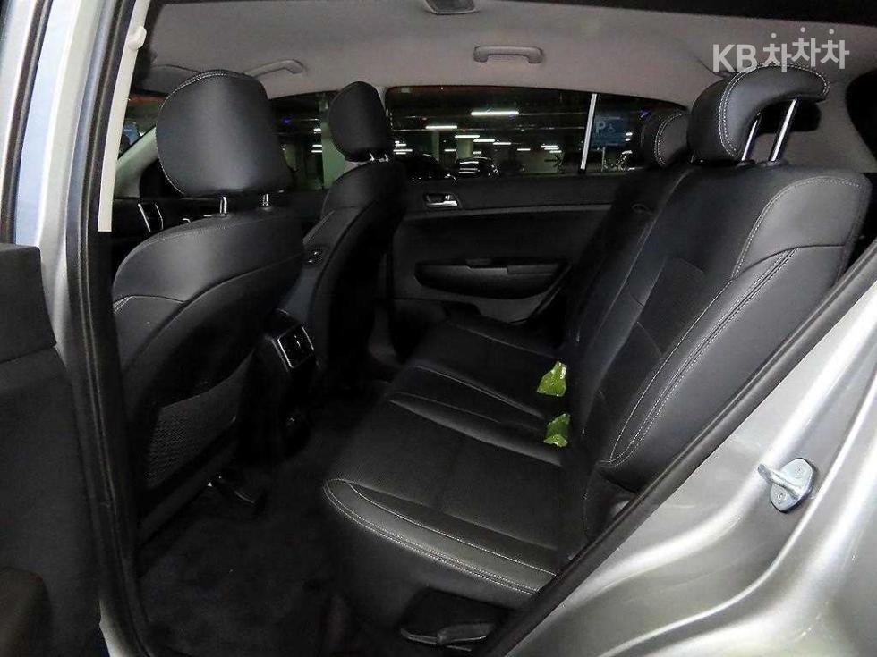 2021 - kia sportage