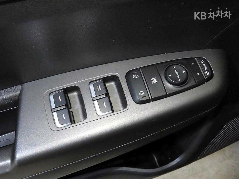 2021 - kia sportage