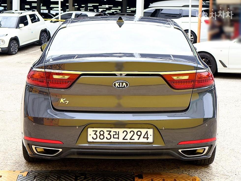 2018 - kia k7