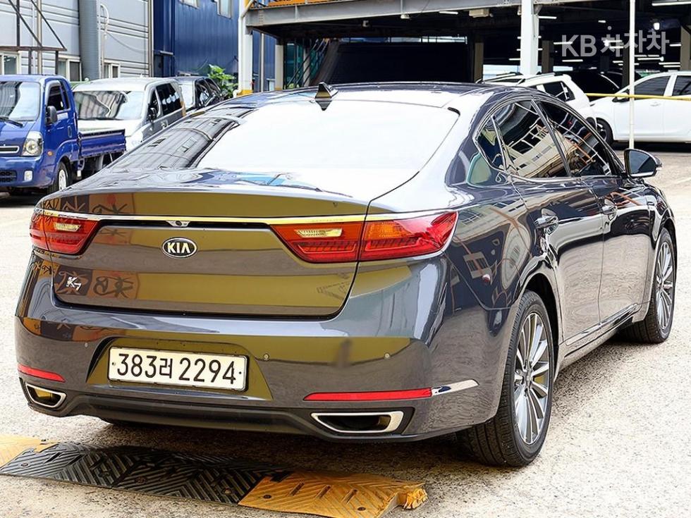 2018 - kia k7