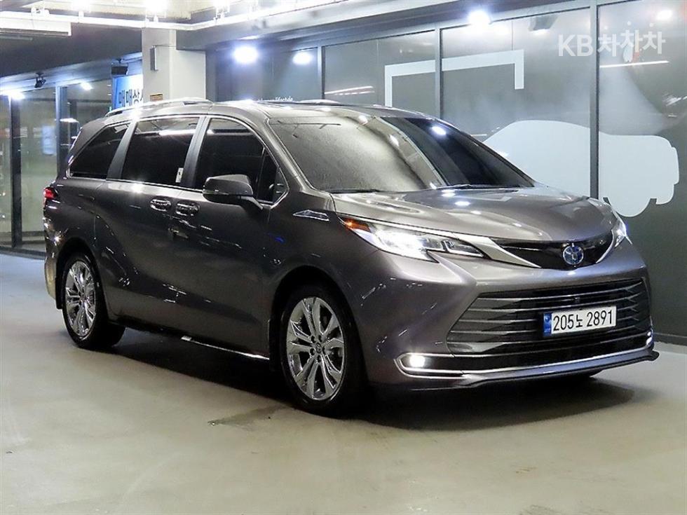 2023 toyota sienna 2.5 Hybrid 2WD
