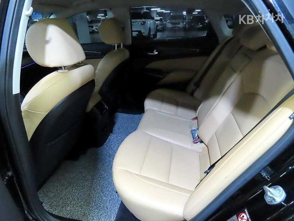 2021 - kia k7