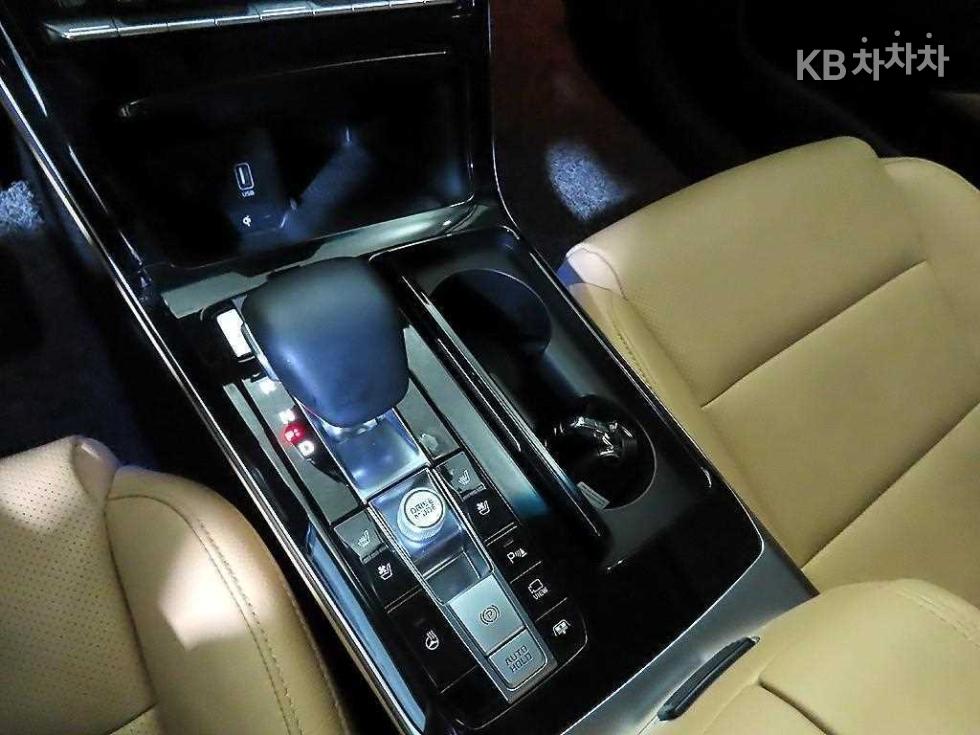2021 - kia k7