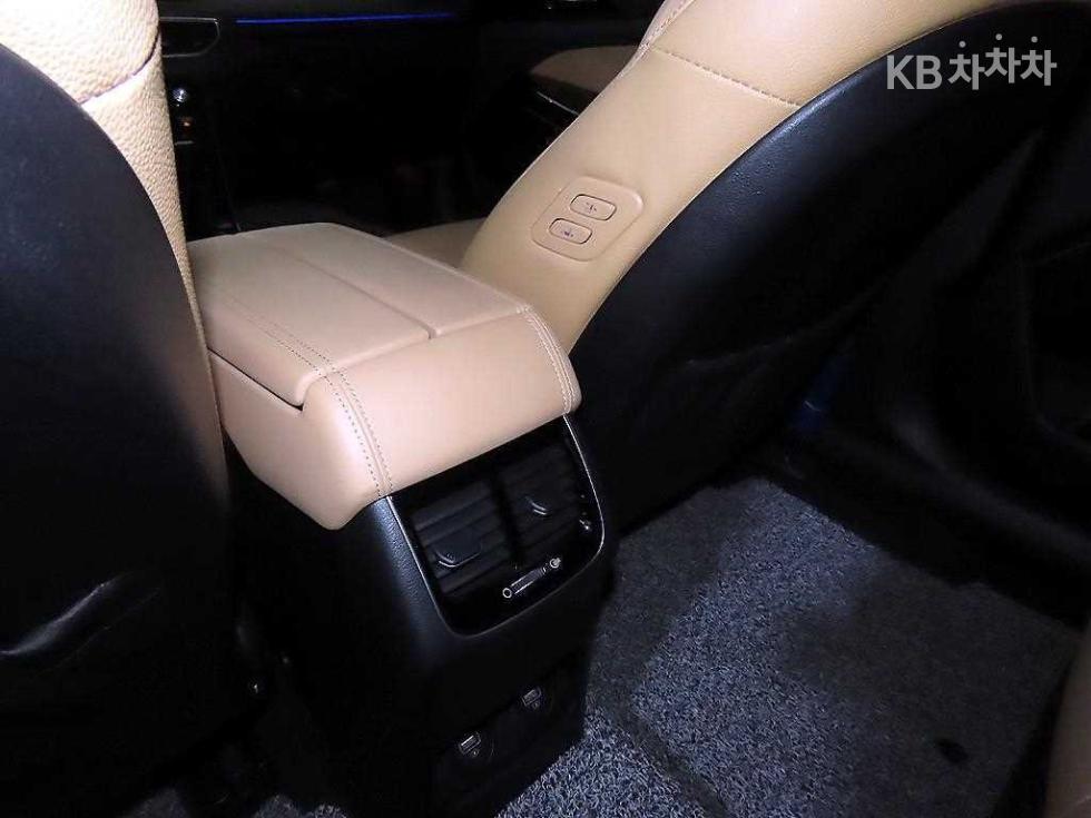 2021 - kia k7