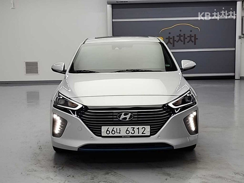 2016 - hyundai ioniq