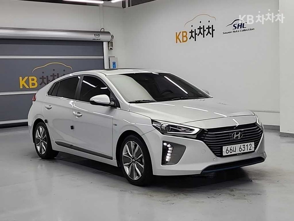 2016 - hyundai ioniq