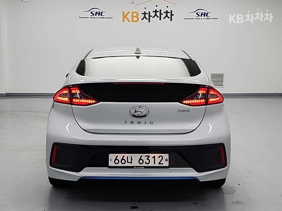 2016 - hyundai ioniq