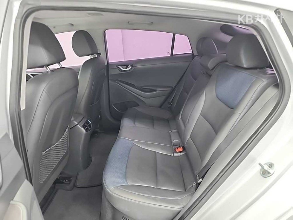 2016 - hyundai ioniq
