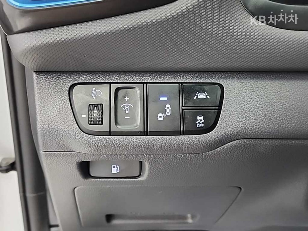 2016 - hyundai ioniq